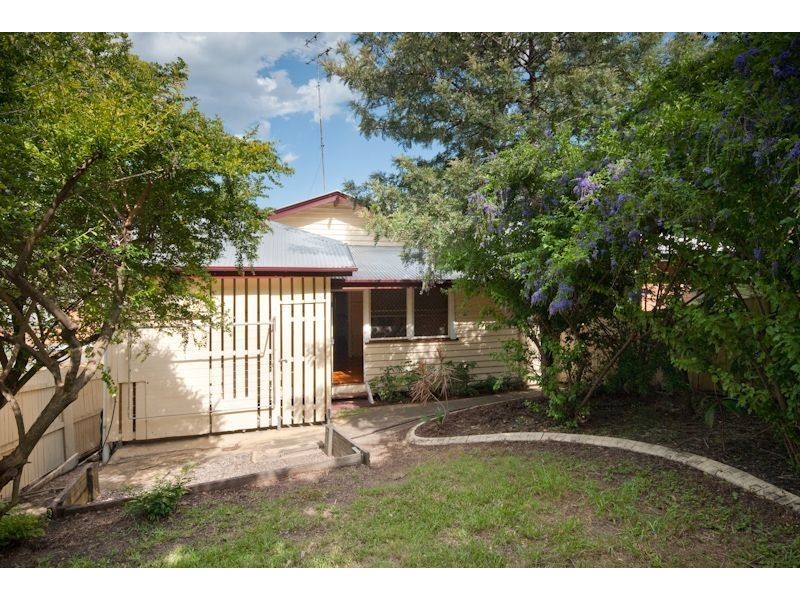 36 Federal Street, Red Hill QLD 4059