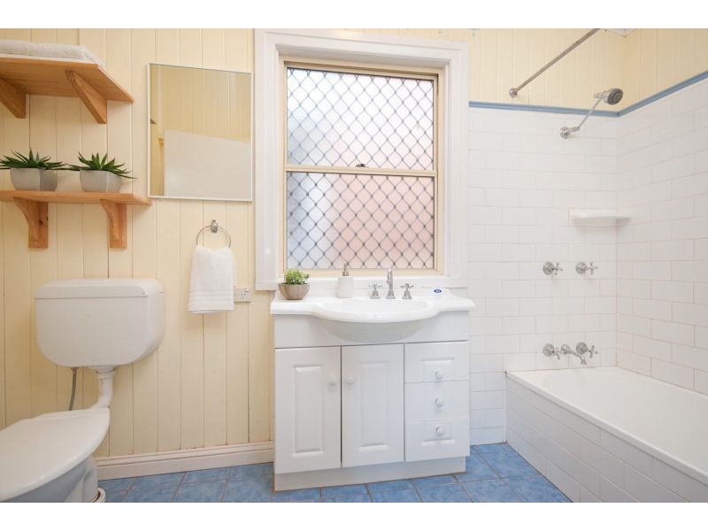 36 Federal Street, Red Hill QLD 4059