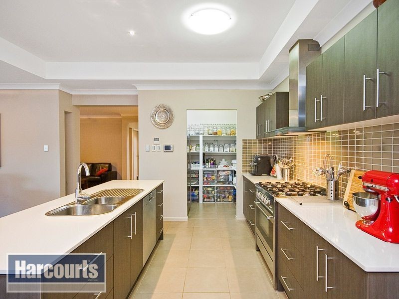 18 Patricia Drive, The Gap QLD 4061