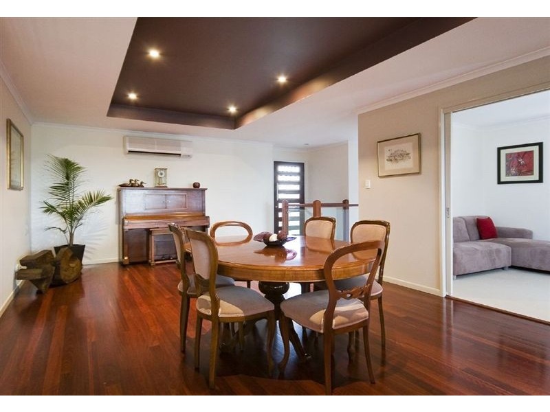 8 Simpsons Road, Bardon QLD 4065