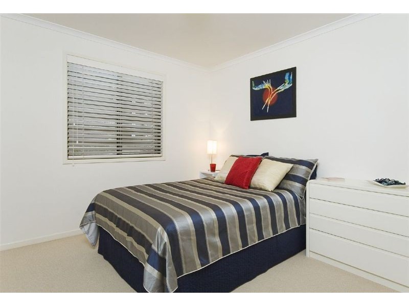 8 Simpsons Road, Bardon QLD 4065