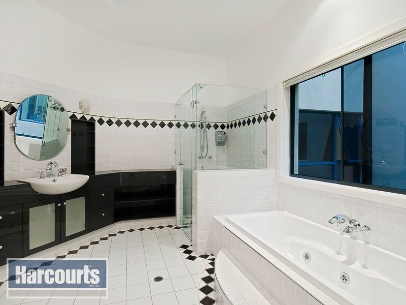 88 Chaprowe Road, The Gap QLD 4061