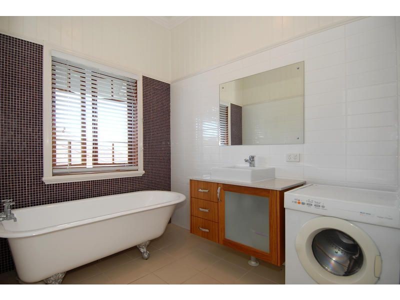 20 Dovedale Crescent, Ashgrove QLD 4060