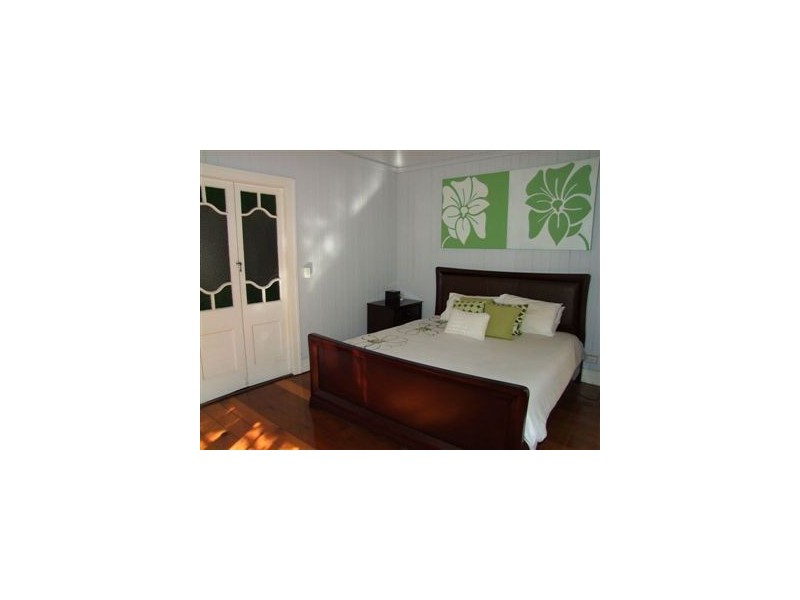 74 Willmington Street, Newmarket QLD 4051