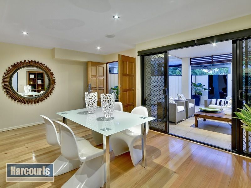 2/37 Sandford Street, St Lucia QLD 4067