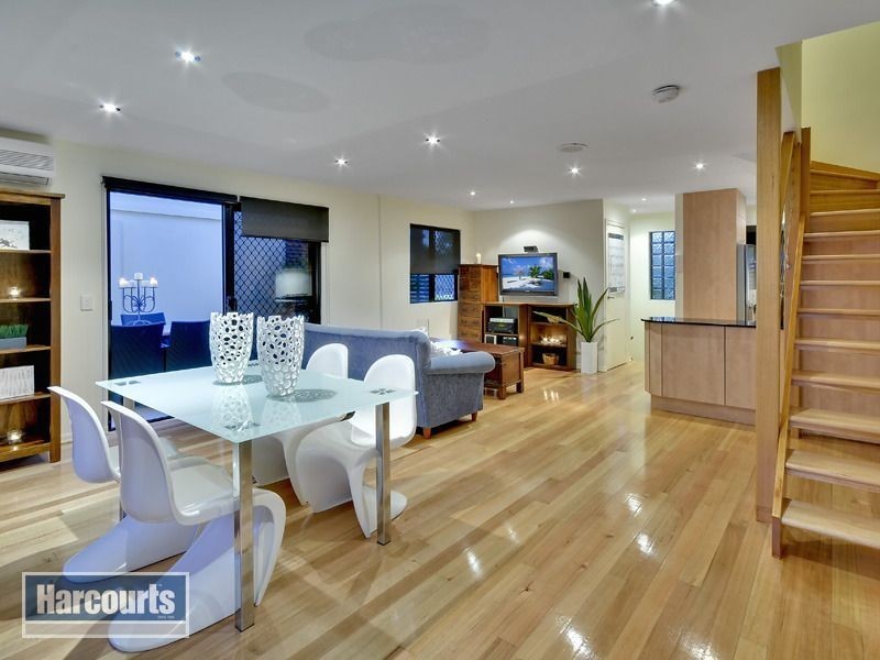 2/37 Sandford Street, St Lucia QLD 4067