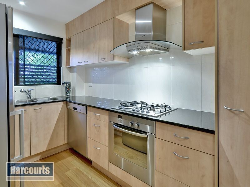 2/37 Sandford Street, St Lucia QLD 4067