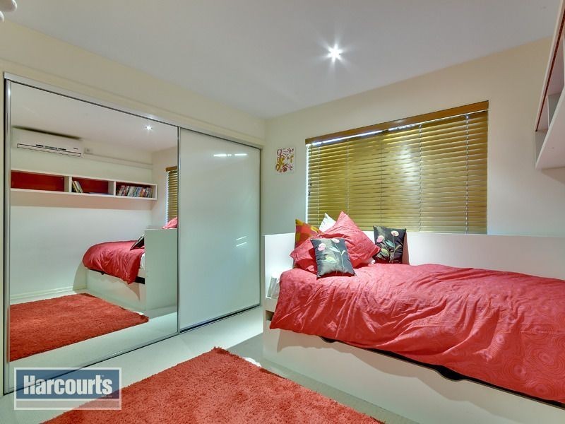 2/37 Sandford Street, St Lucia QLD 4067