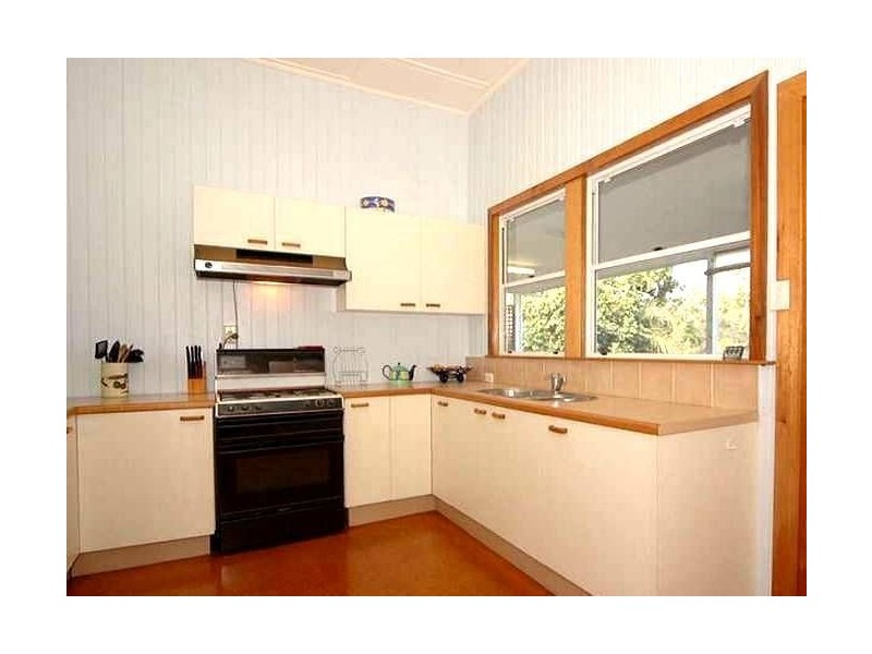 14 Banks Street, Newmarket QLD 4051