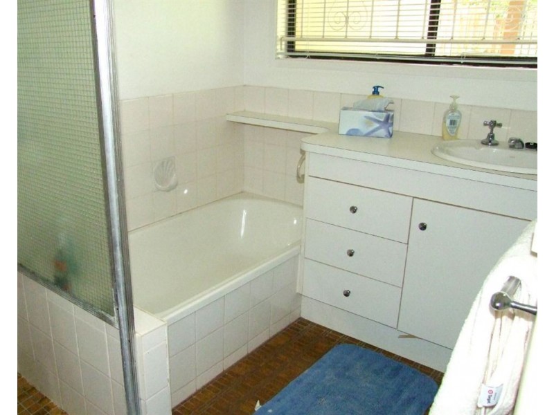 26 Kaloma Road, The Gap QLD 4061