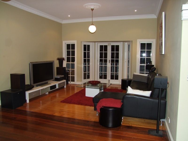 74 Wilmington Street, Newmarket QLD 4051