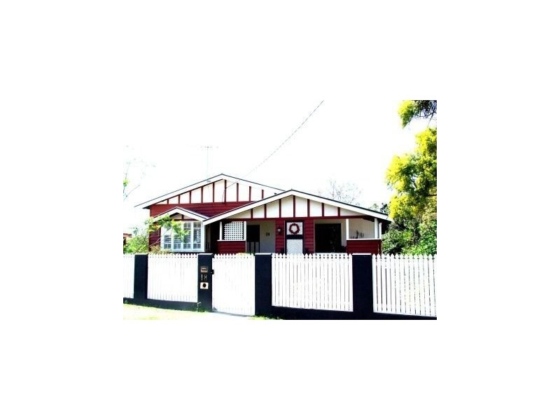 18 Corona Avenue, Ashgrove QLD 4060