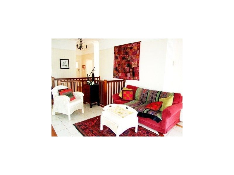 18 Corona Avenue, Ashgrove QLD 4060