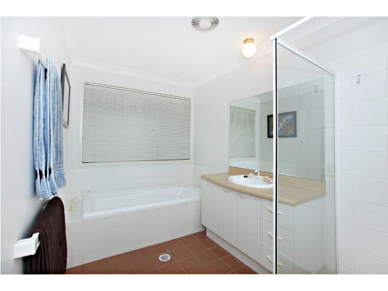 5 Maddison Place, The Gap QLD 4061