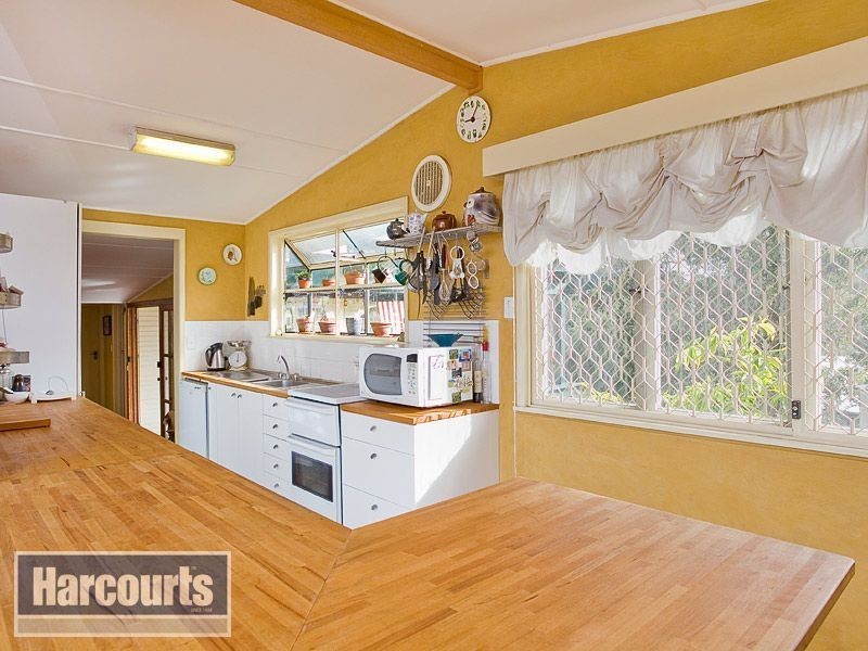 11 Yuruga Street, The Gap QLD 4061