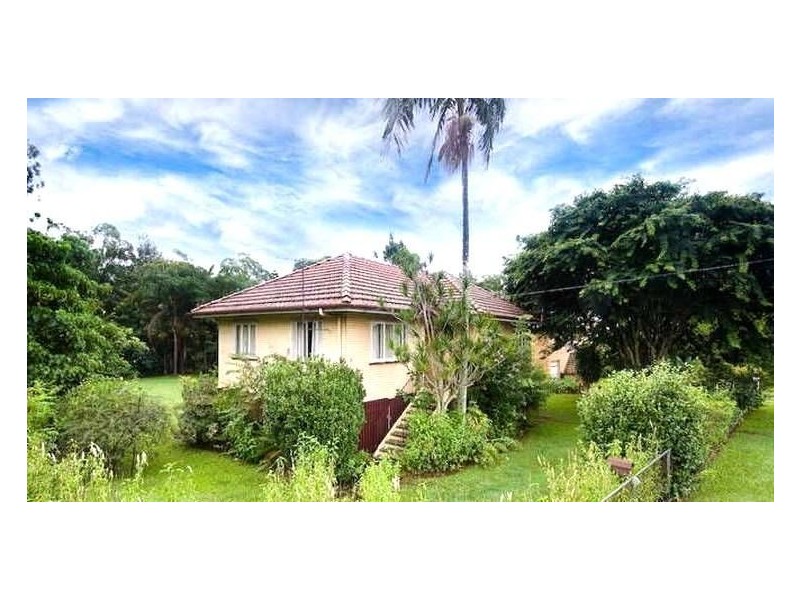 249 Fletcher Parade, Bardon QLD 4065