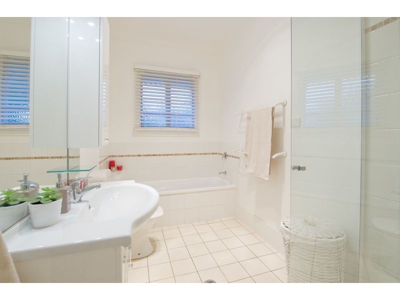 8 Garden Grove, Ashgrove QLD 4060