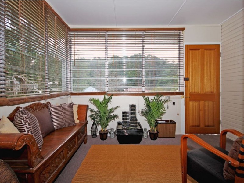 8 Romea Street, The Gap QLD 4061