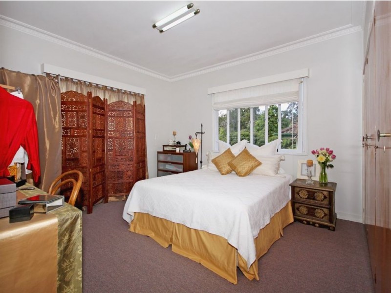 8 Romea Street, The Gap QLD 4061