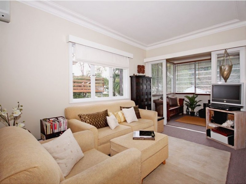 8 Romea Street, The Gap QLD 4061