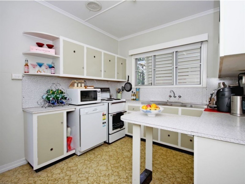 8 Romea Street, The Gap QLD 4061