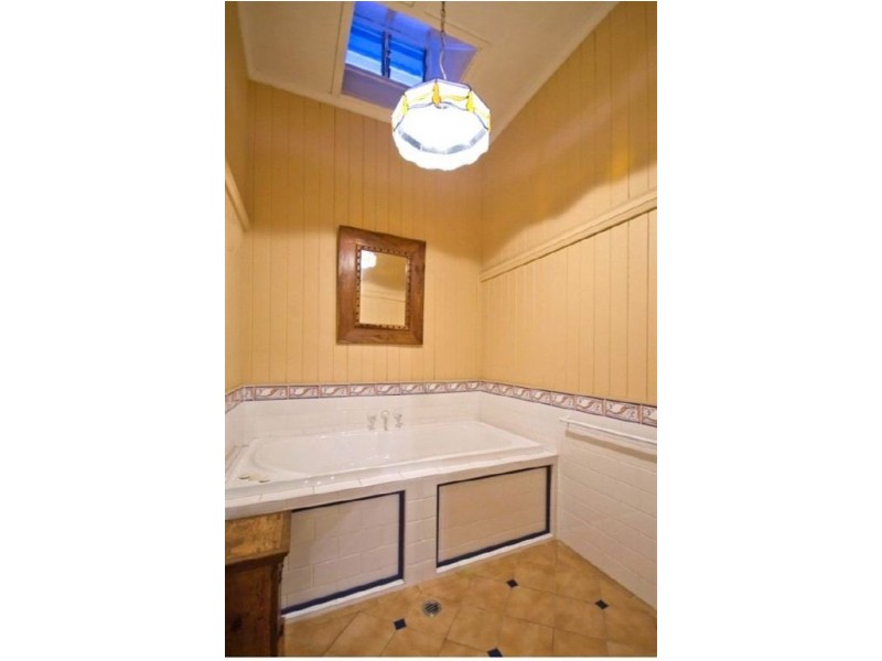 35 Exeter Street, Ashgrove QLD 4060