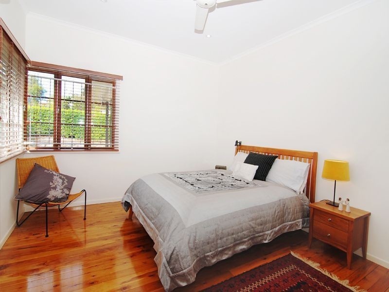 125 Fletcher Parade, Bardon QLD 4065