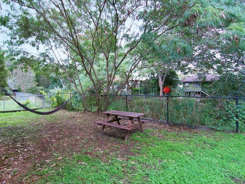 125 Fletcher Parade, Bardon QLD 4065