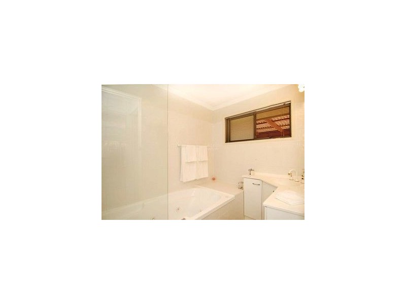 15 Doncella Street, The Gap QLD 4061