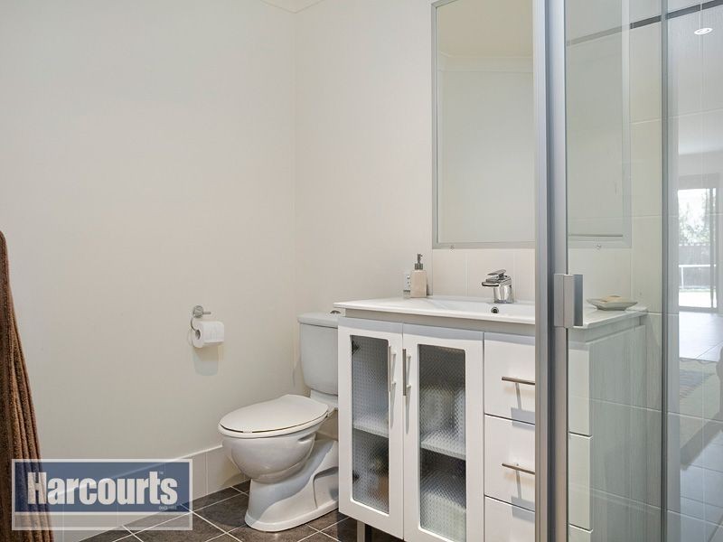 8 Stephenson Street, Bardon QLD 4065