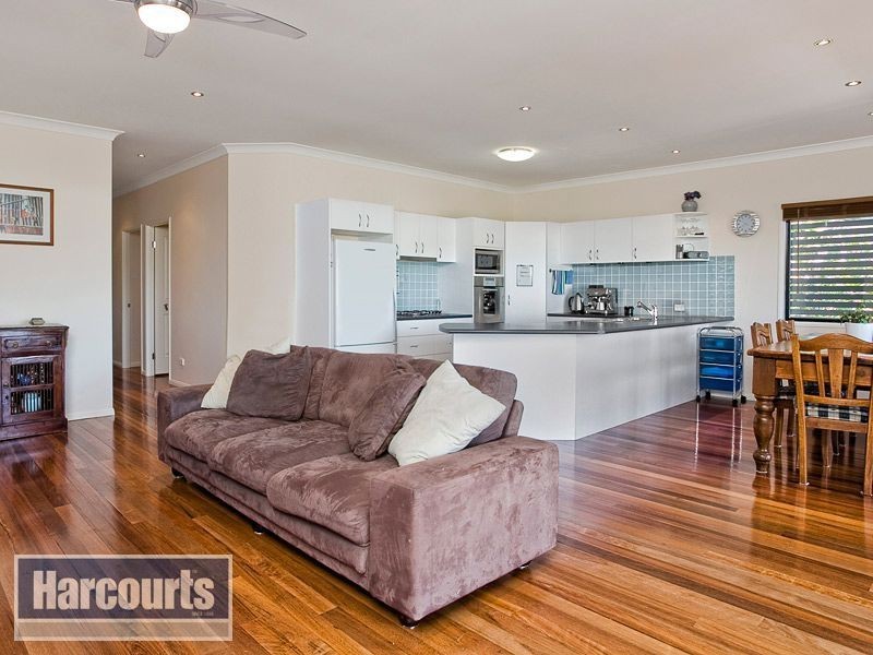 8 Stephenson Street, Bardon QLD 4065