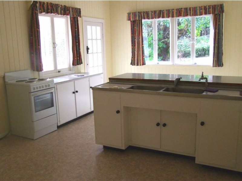 100 Leworthy Street, Bardon QLD 4065