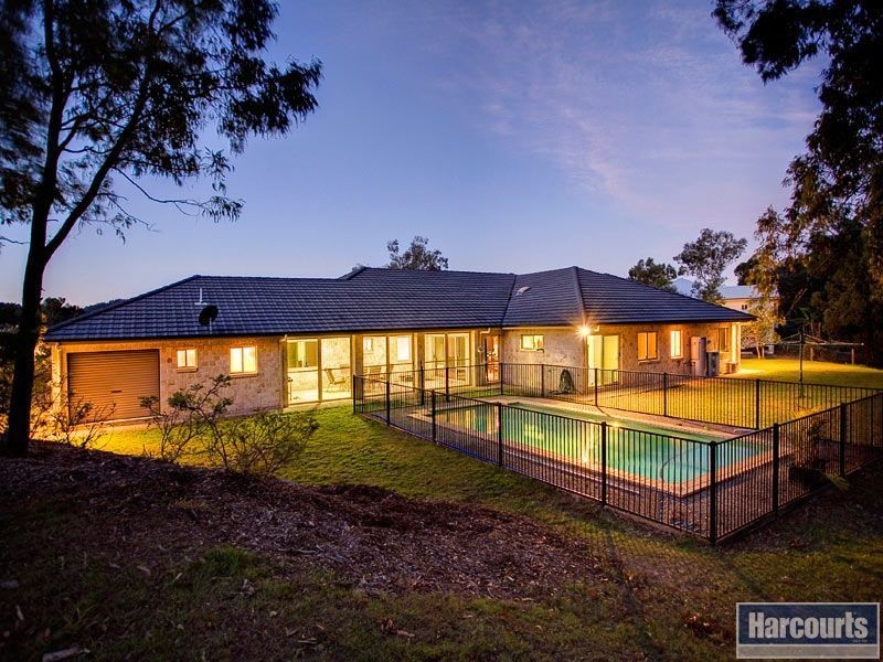 7 Dressage Close, Samford QLD 4520