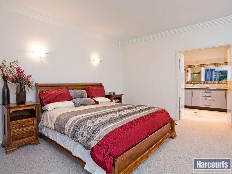 7 Dressage Close, Samford QLD 4520