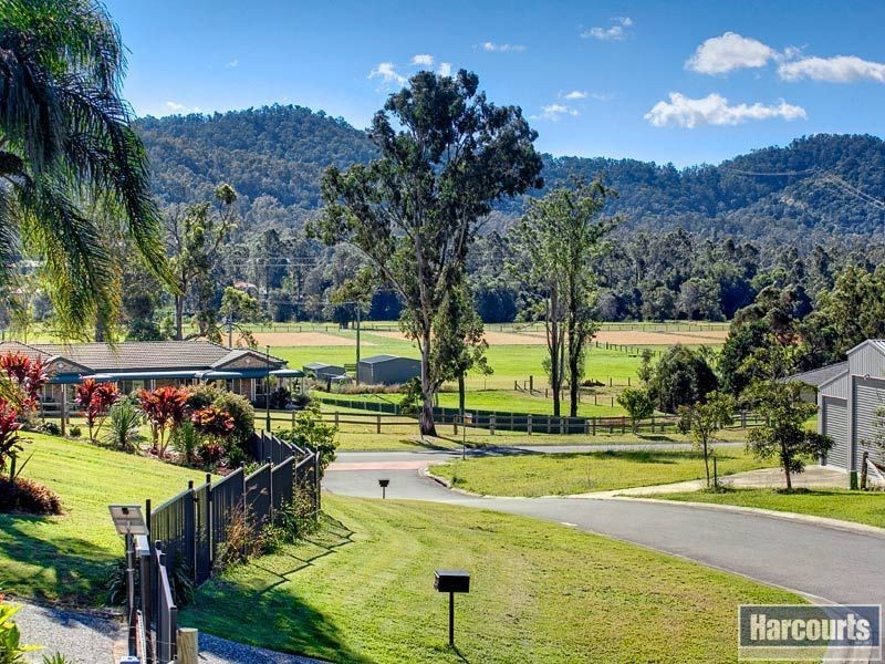 7 Dressage Close, Samford QLD 4520
