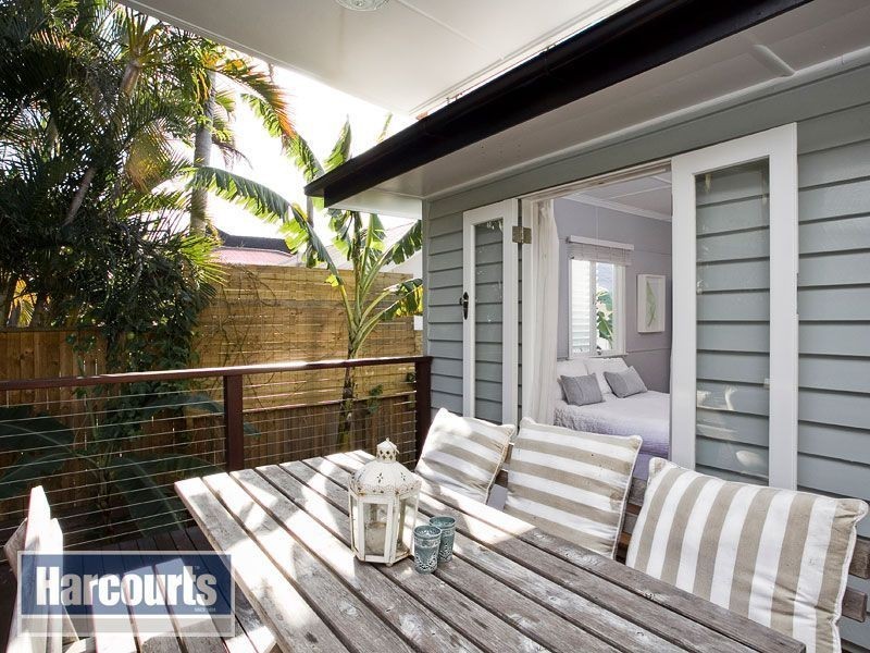 17 Dudley Street, Annerley QLD 4103