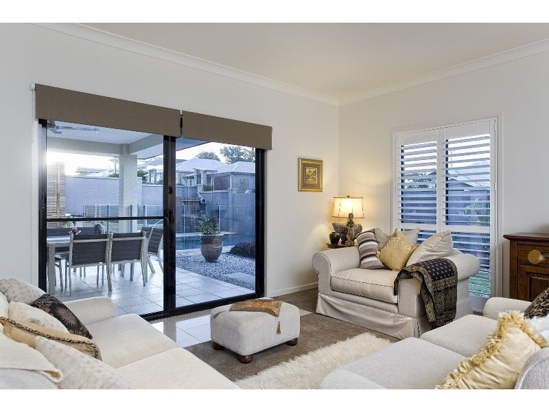 15 Patricia Drive, The Gap QLD 4061