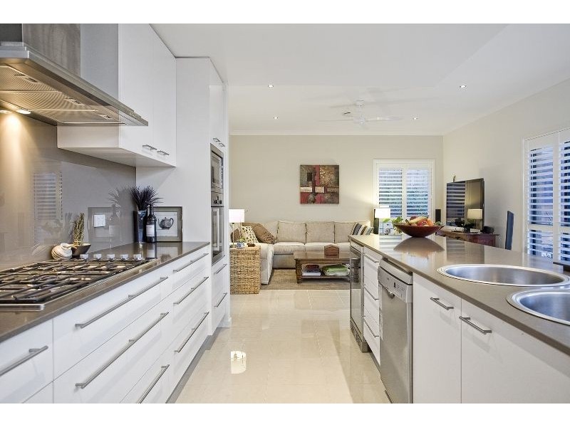 15 Patricia Drive, The Gap QLD 4061