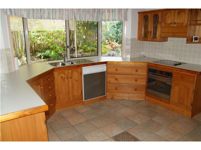 6 Davander Close, The Gap QLD 4061