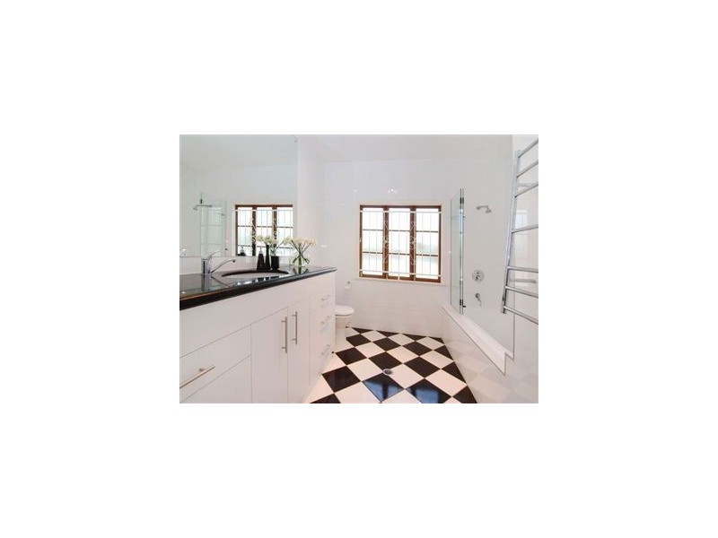 125 Fletcher Parade, Bardon QLD 4065