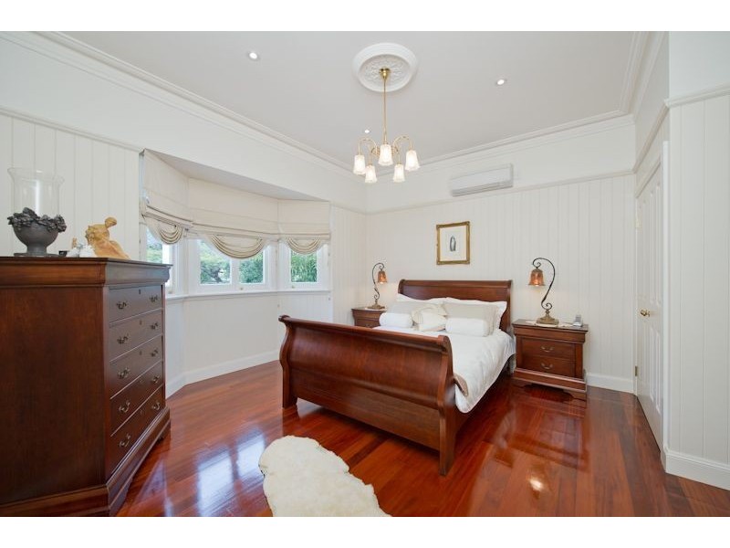 21 Leslie Street, Bardon QLD 4065