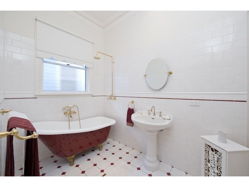 21 Leslie Street, Bardon QLD 4065