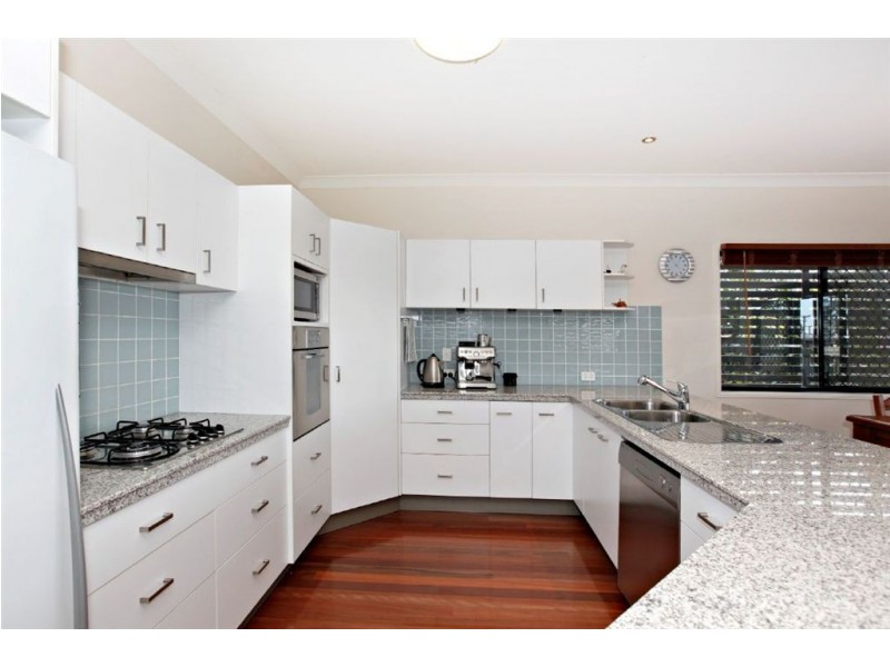 8 Stephenson Street, Bardon QLD 4065