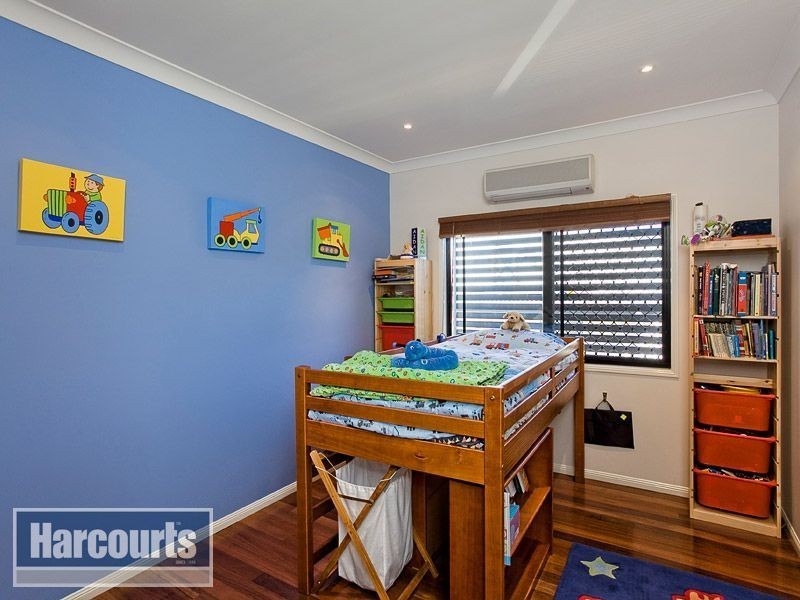 8 Stephenson Street, Bardon QLD 4065