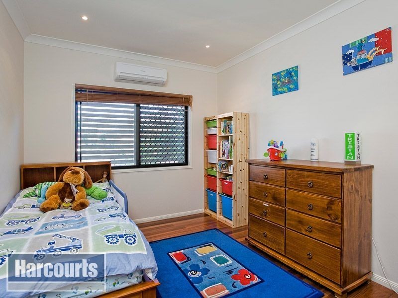 8 Stephenson Street, Bardon QLD 4065