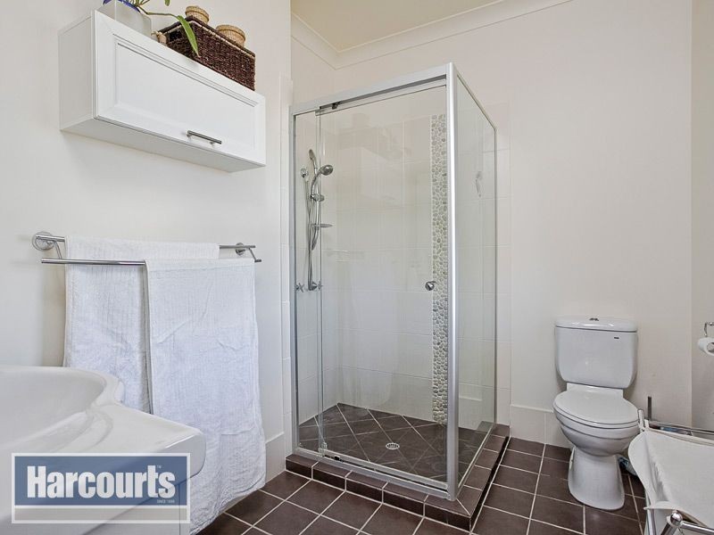 8 Stephenson Street, Bardon QLD 4065