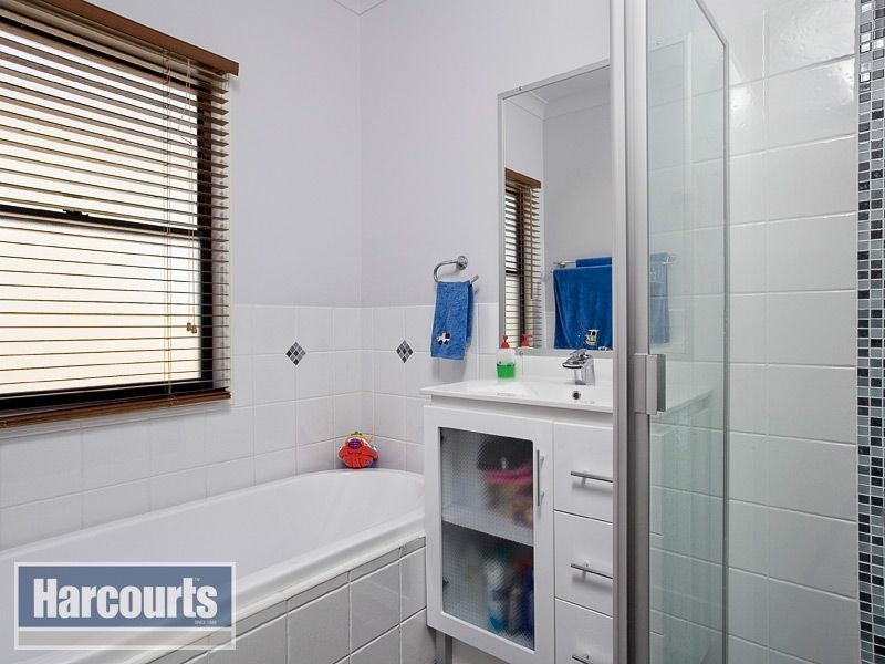 8 Stephenson Street, Bardon QLD 4065