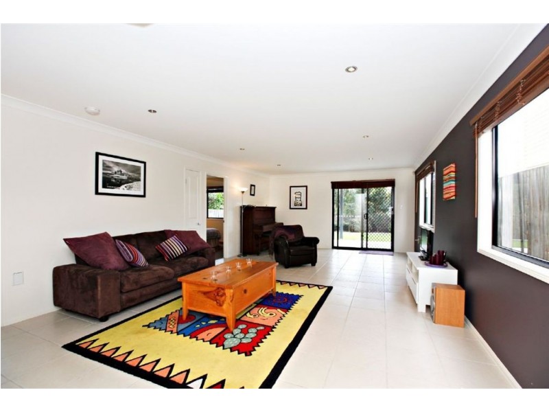 8 Stephenson Street, Bardon QLD 4065