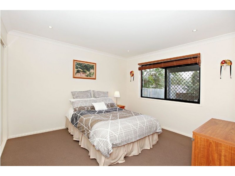 8 Stephenson Street, Bardon QLD 4065