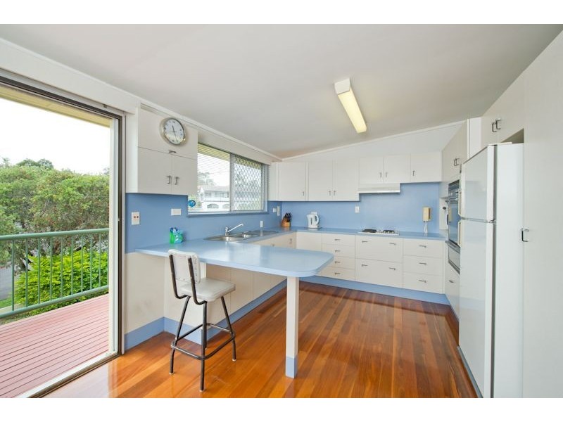 2 McQueen Street, Stafford Heights QLD 4053